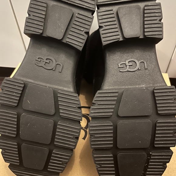 Ugg Winter Boots - Picture 4 of 5
